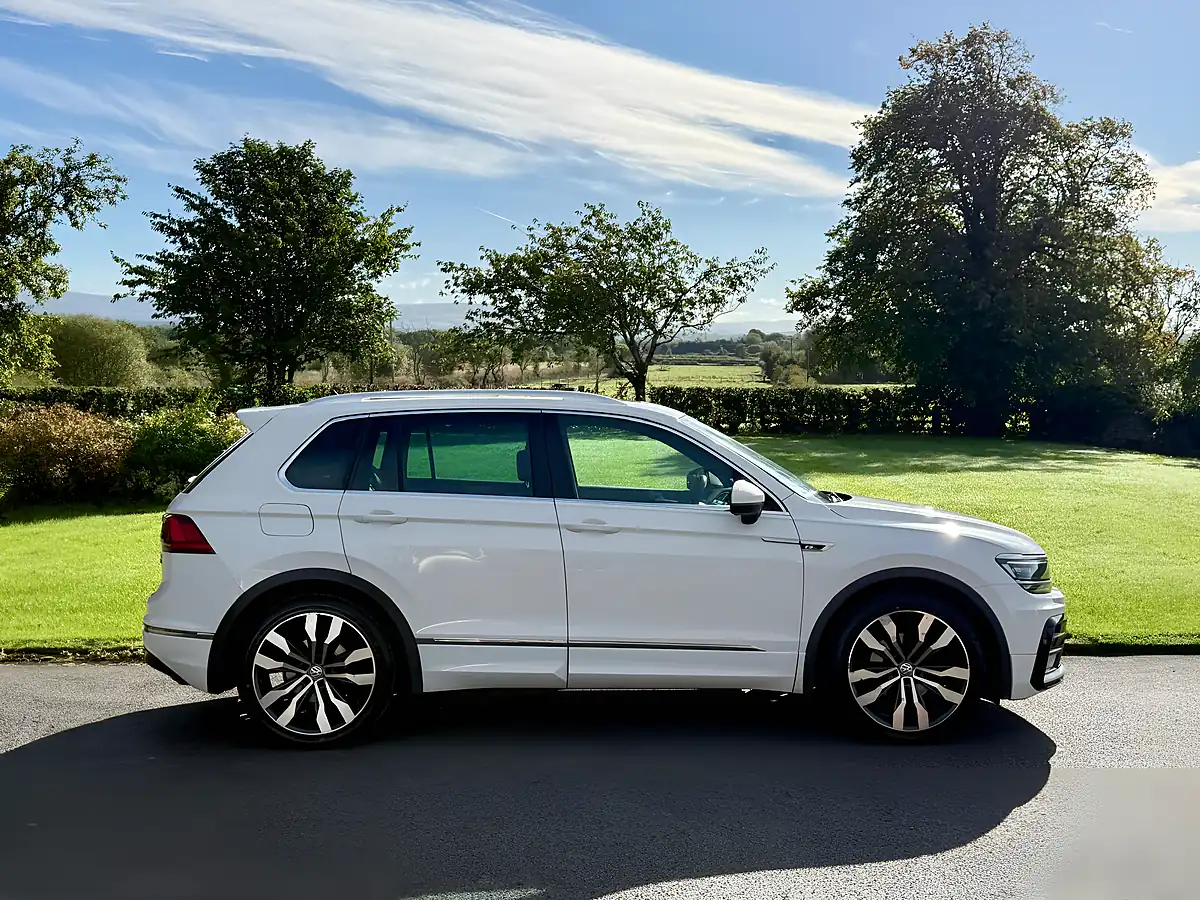 Used 2017 Volkswagen Tiguan R-Line White - Interior and Exterior details 7