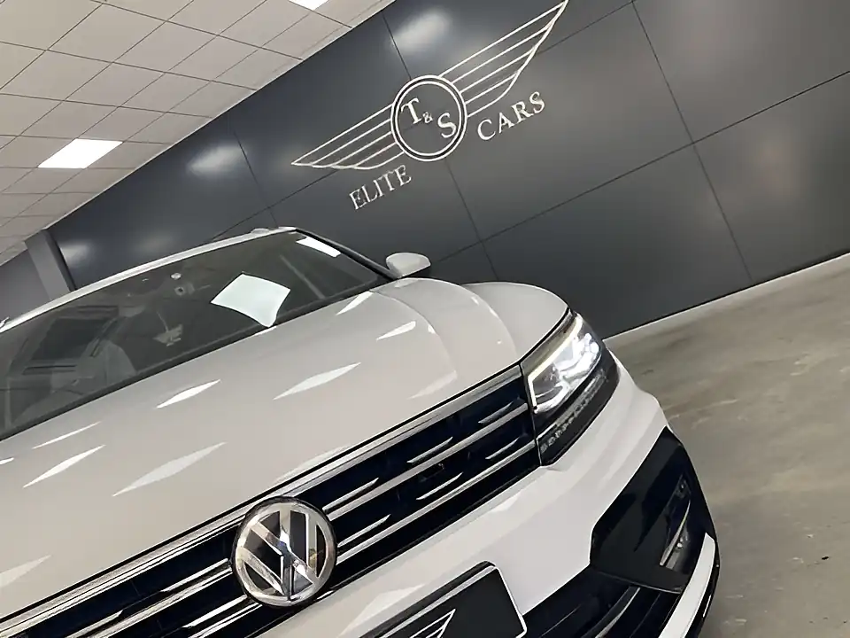 Used 2017 Volkswagen Tiguan R-Line White - Interior and Exterior details 12