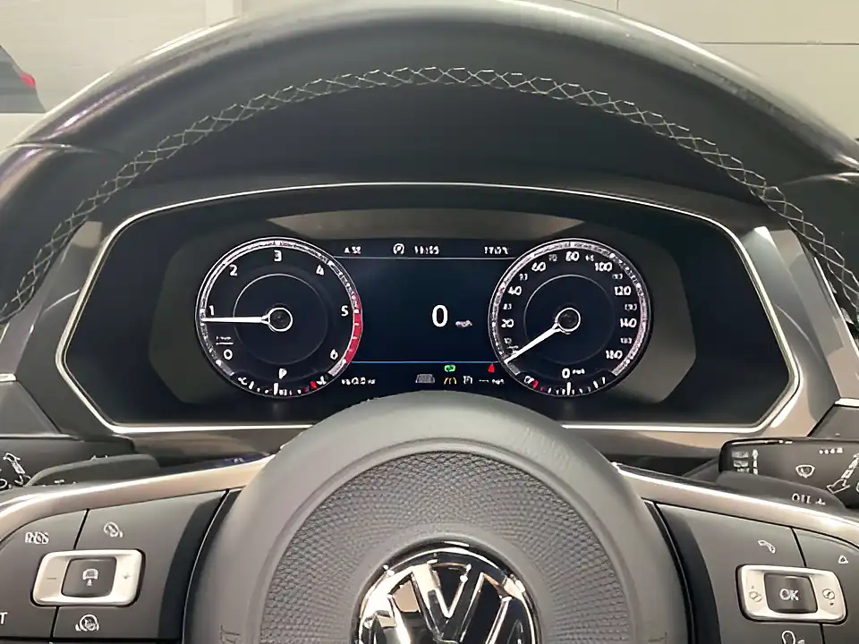 Used 2017 Volkswagen Tiguan R-Line White - Interior and Exterior details 14