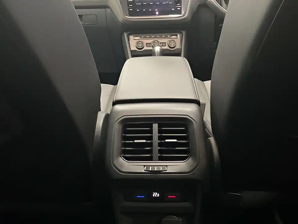 Used 2017 Volkswagen Tiguan R-Line White - Interior and Exterior details 18