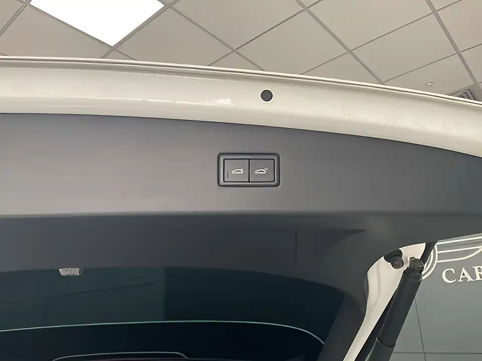 Used 2017 Volkswagen Tiguan R-Line White - Interior and Exterior details 20