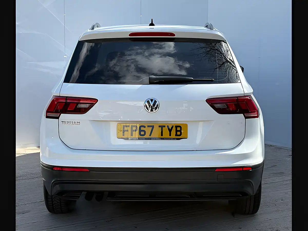 Used 2017 Volkswagen Tiguan S Pure White - Interior and Exterior details 10