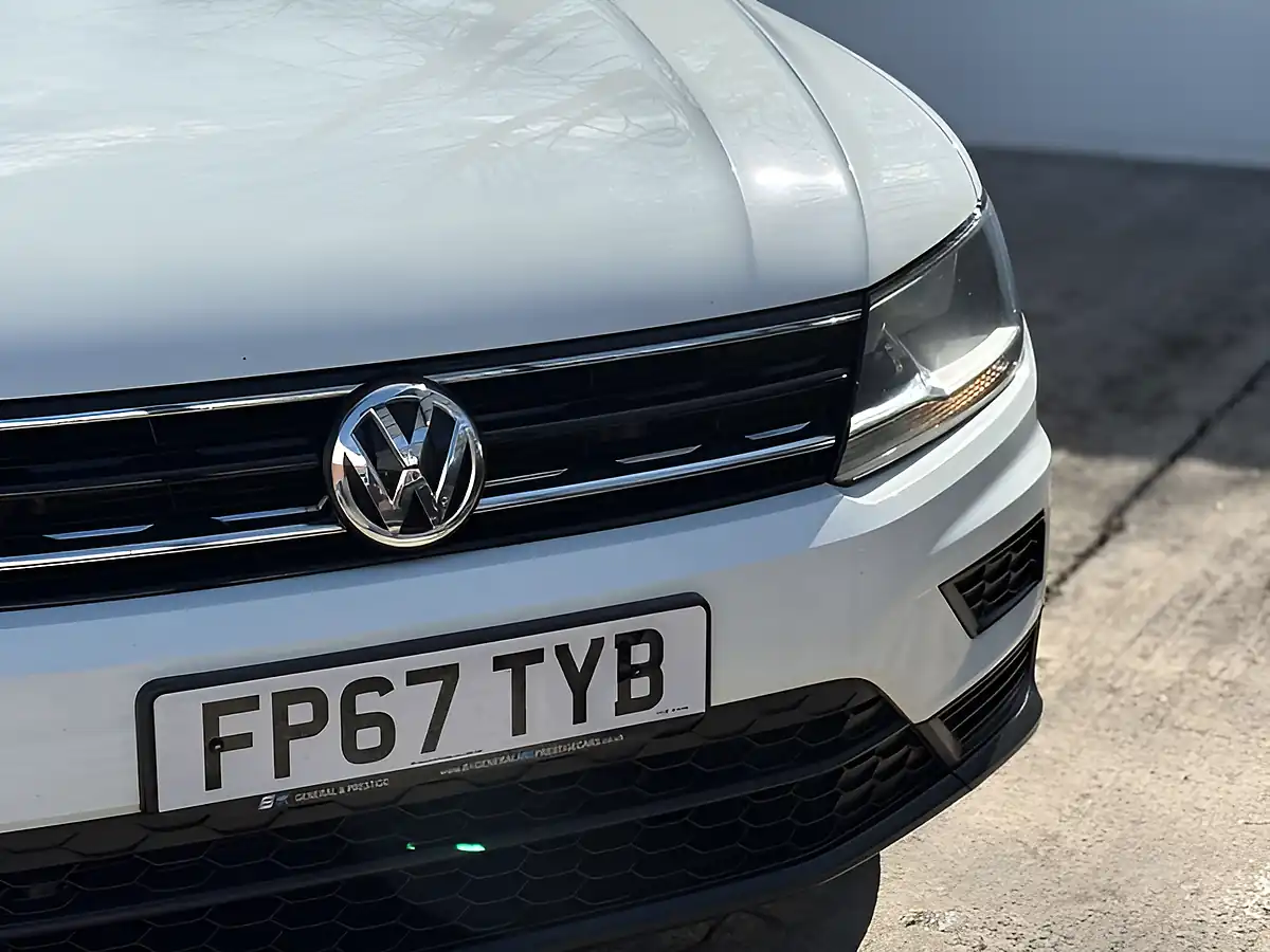 Used 2017 Volkswagen Tiguan S Pure White - Interior and Exterior details 11
