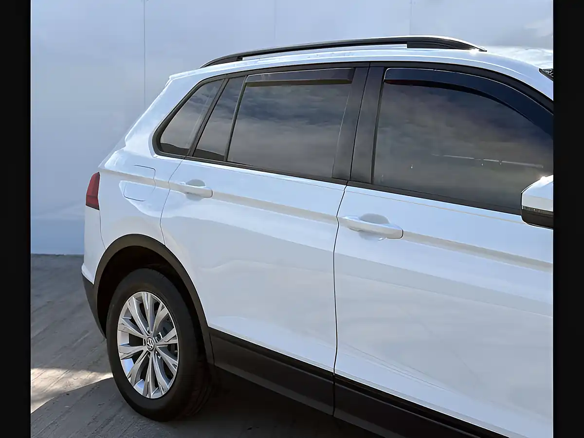 Used 2017 Volkswagen Tiguan S Pure White - Interior and Exterior details 12
