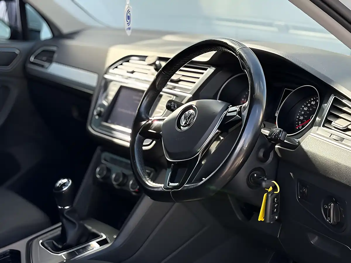 Used 2017 Volkswagen Tiguan S Pure White - Interior and Exterior details 17