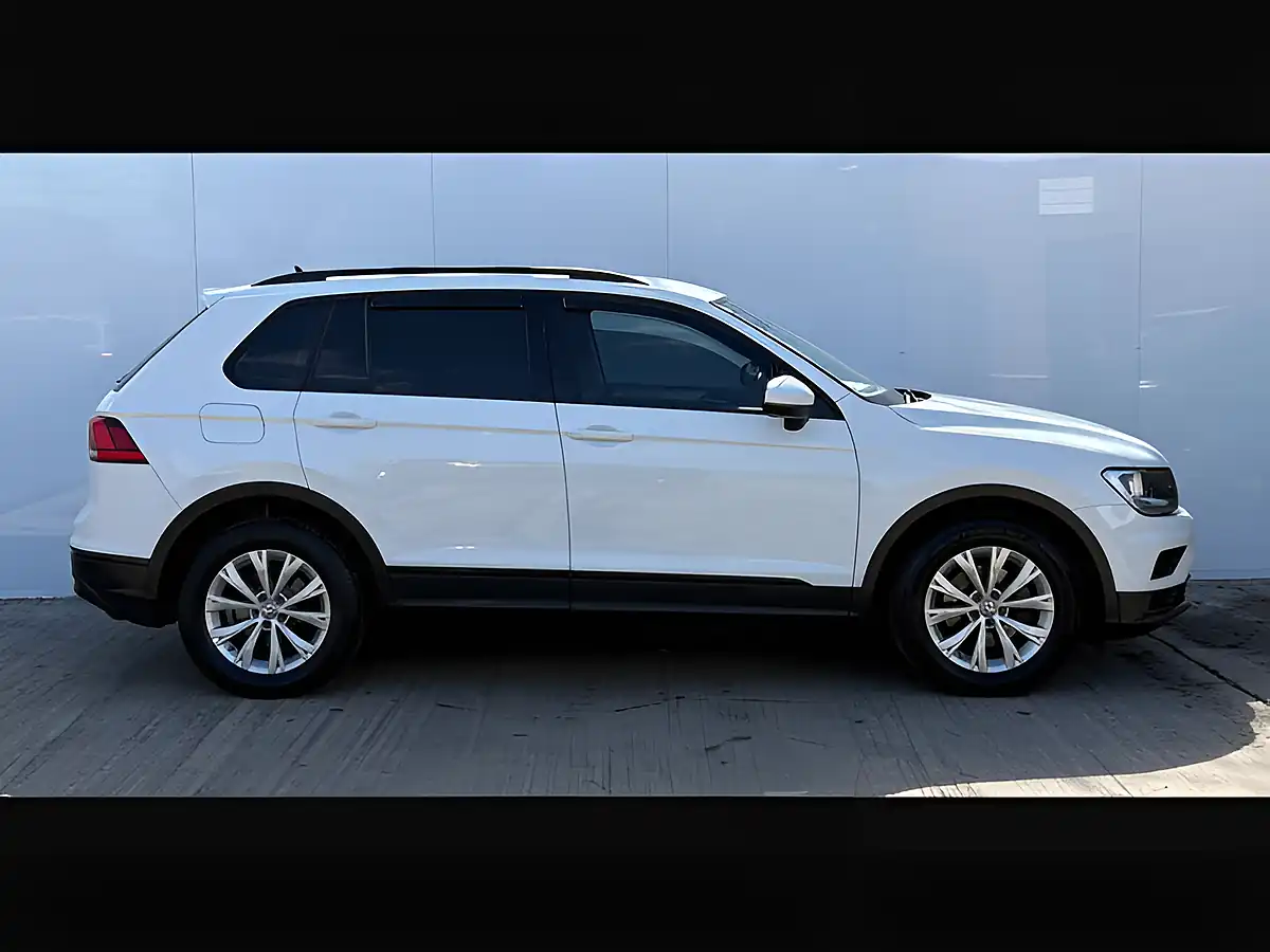 Used 2017 Volkswagen Tiguan S Pure White - Interior and Exterior details 2