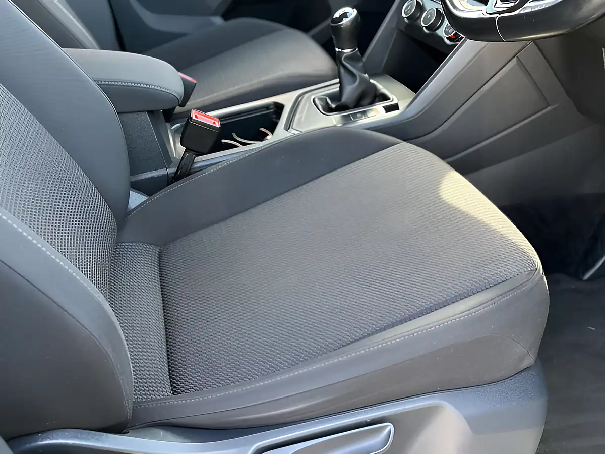 Used 2017 Volkswagen Tiguan S Pure White - Interior and Exterior details 20