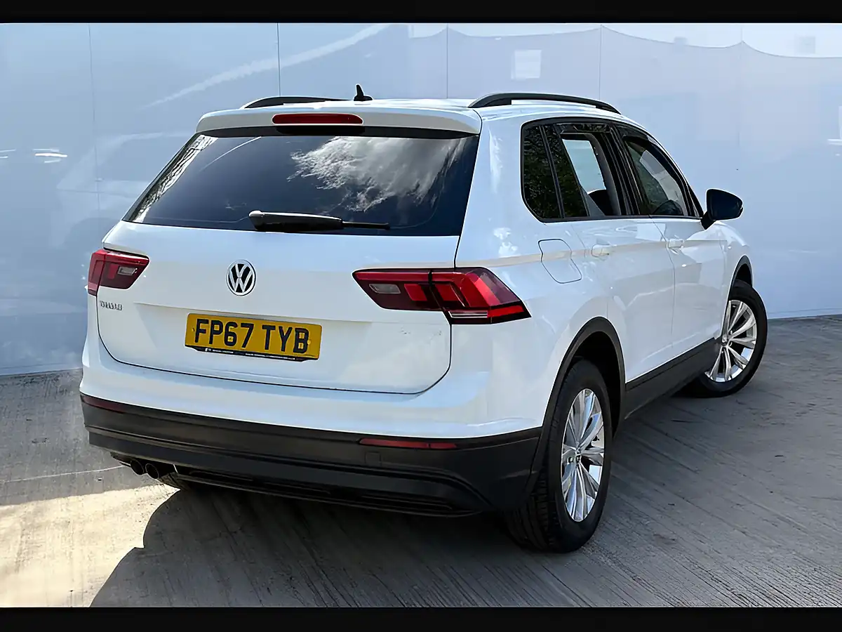 Used 2017 Volkswagen Tiguan S Pure White - Interior and Exterior details 3