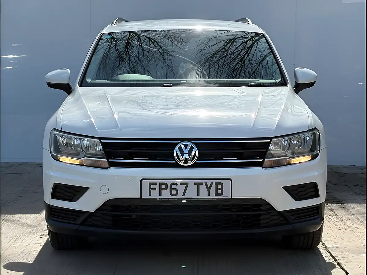 Used 2017 Volkswagen Tiguan S Pure White - Interior and Exterior details 7