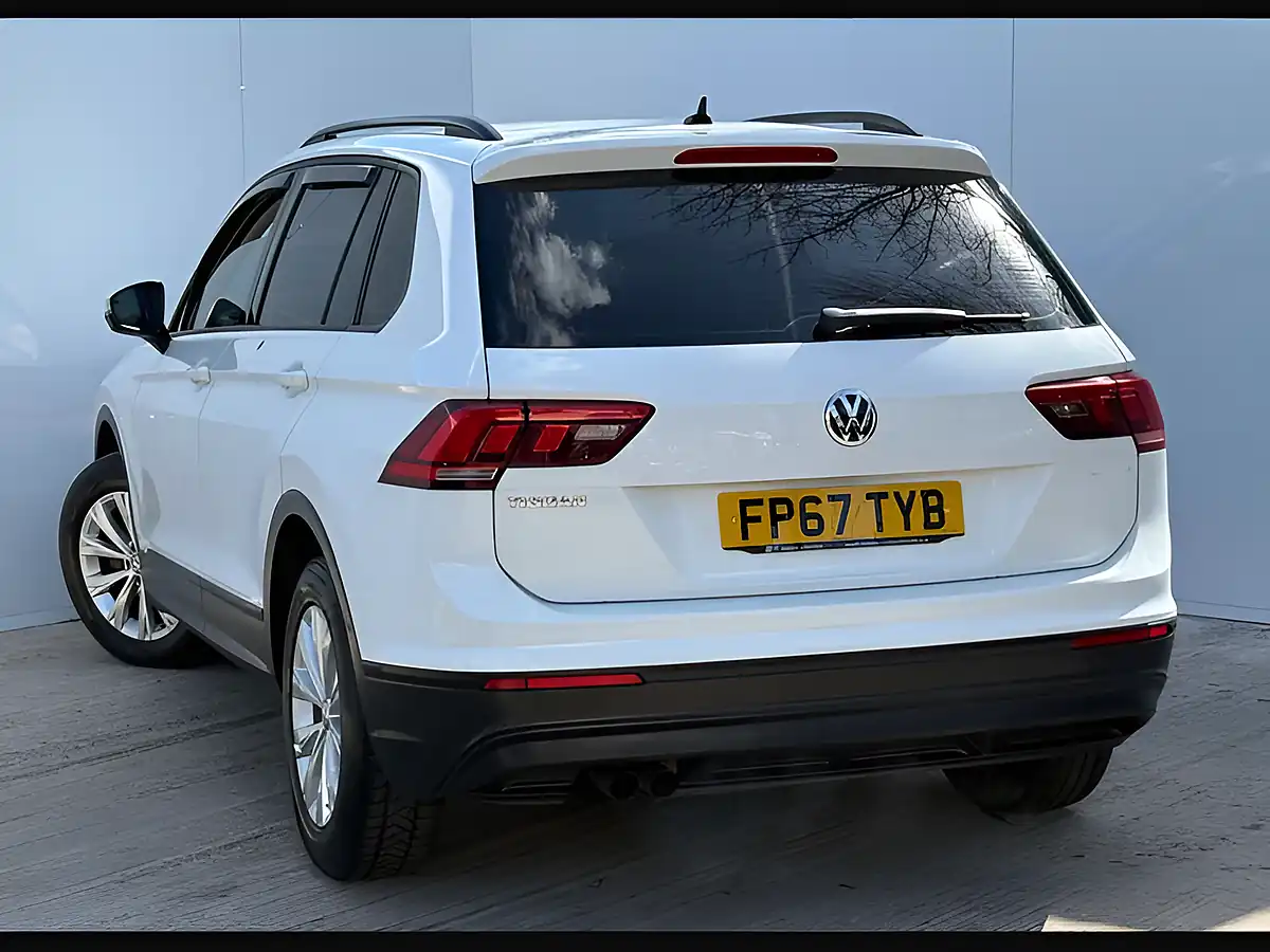 Used 2017 Volkswagen Tiguan S Pure White - Interior and Exterior details 9