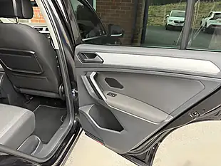 Used 2017 Volkswagen Tiguan Se Black - Interior and Exterior details 12