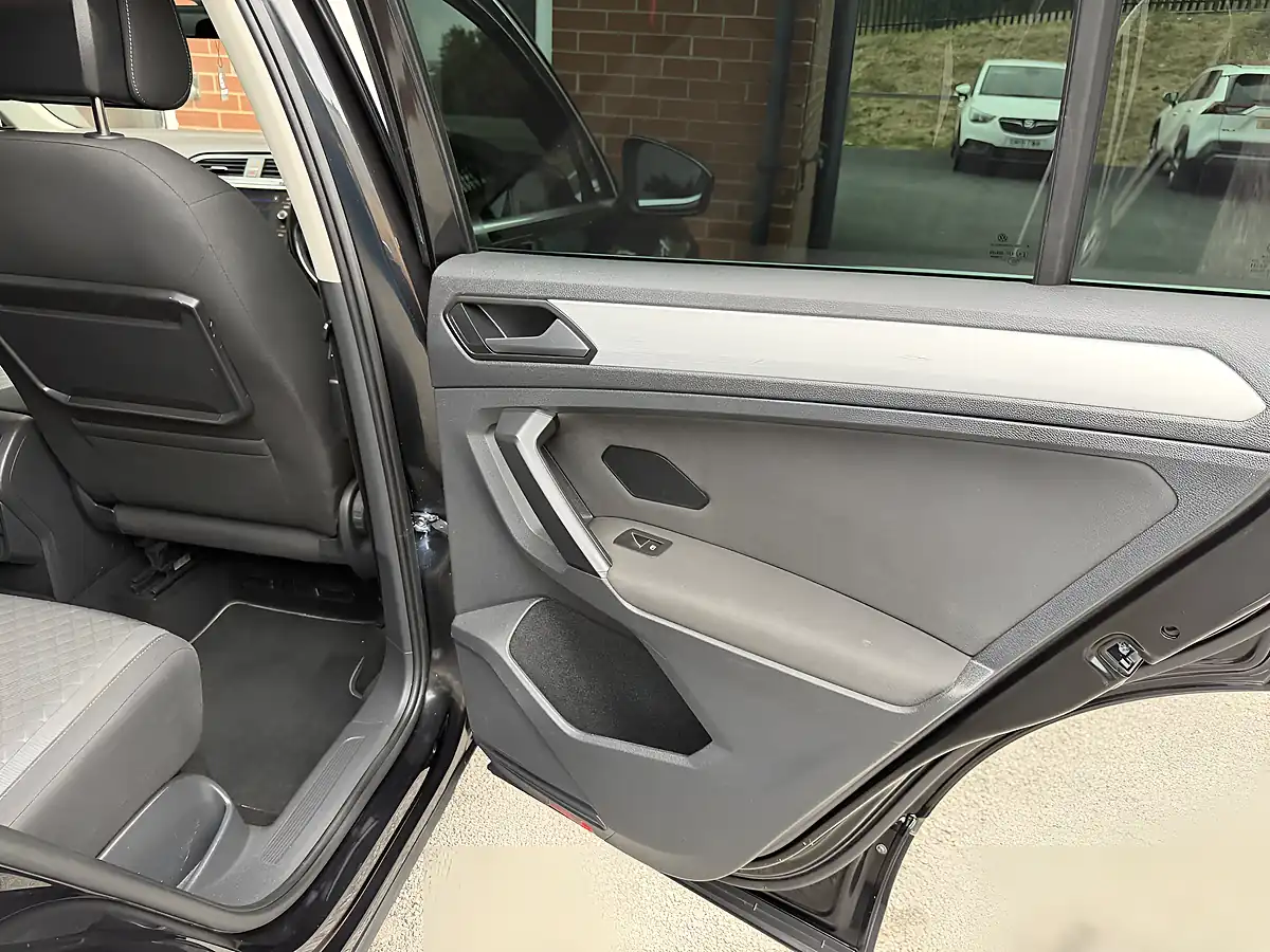 Used 2017 Volkswagen Tiguan Se Black - Interior and Exterior details 12