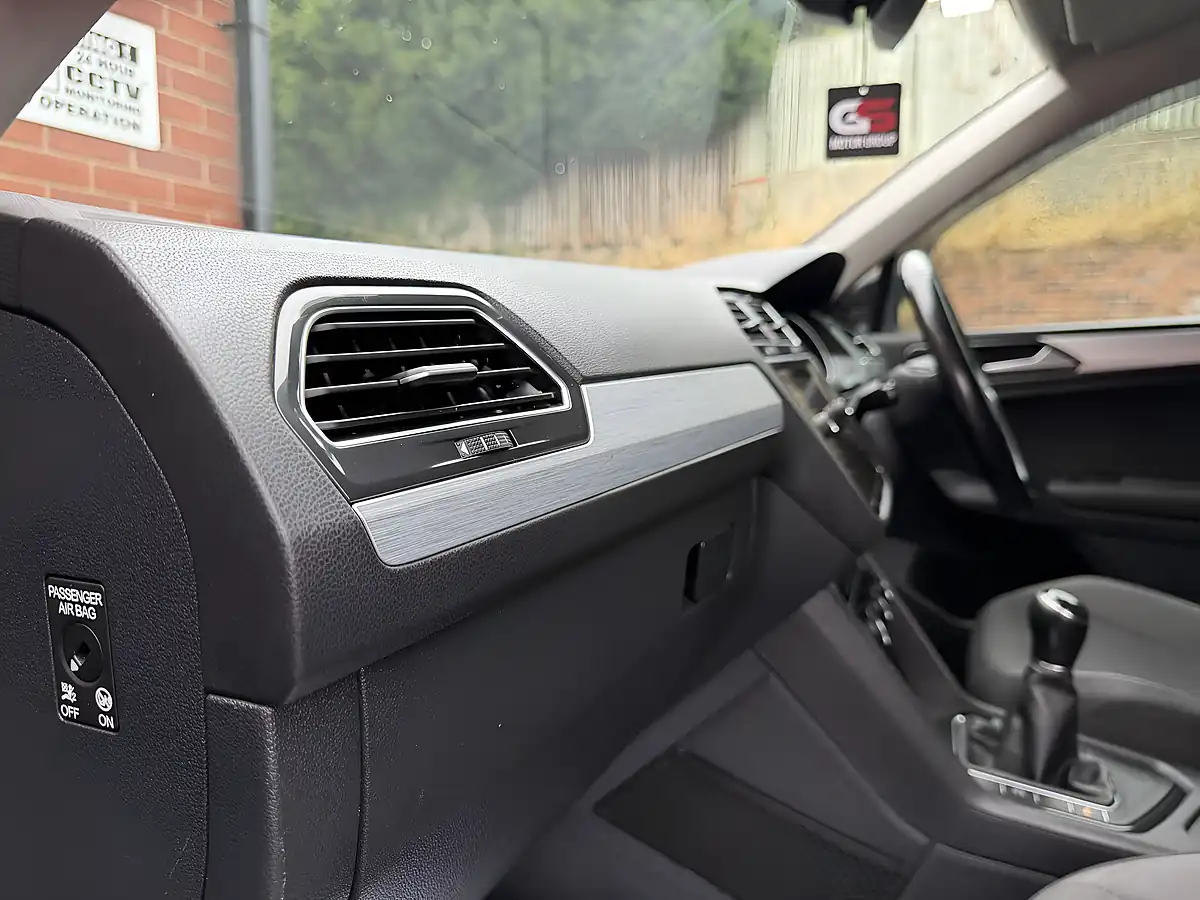 Used 2017 Volkswagen Tiguan Se Black - Interior and Exterior details 15