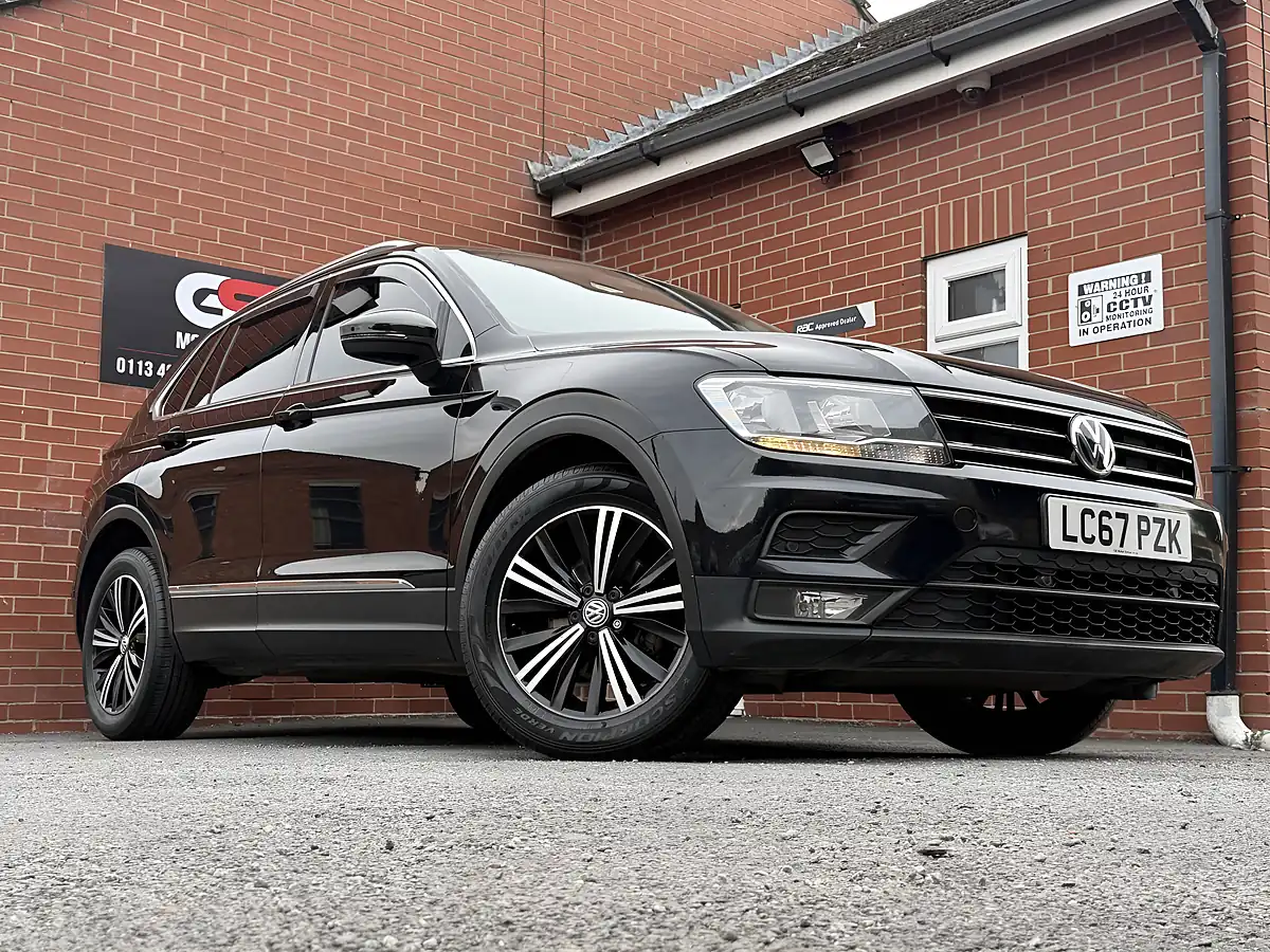 Used 2017 Volkswagen Tiguan Se Black - Interior and Exterior details 2