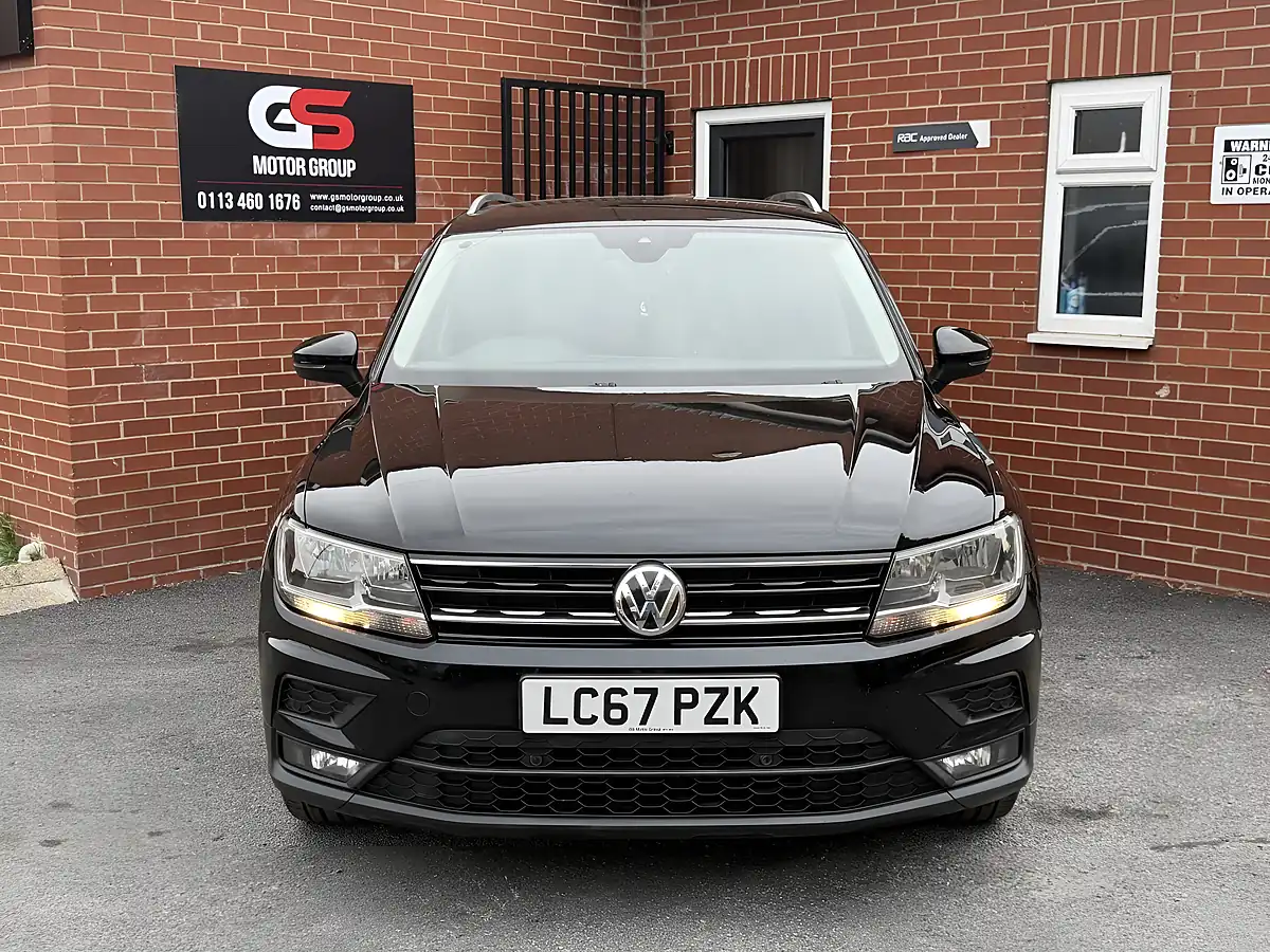 Used 2017 Volkswagen Tiguan Se Black - Interior and Exterior details 3