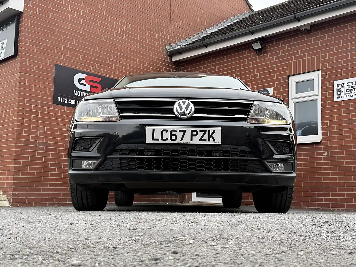Used 2017 Volkswagen Tiguan Se Black - Interior and Exterior details 4