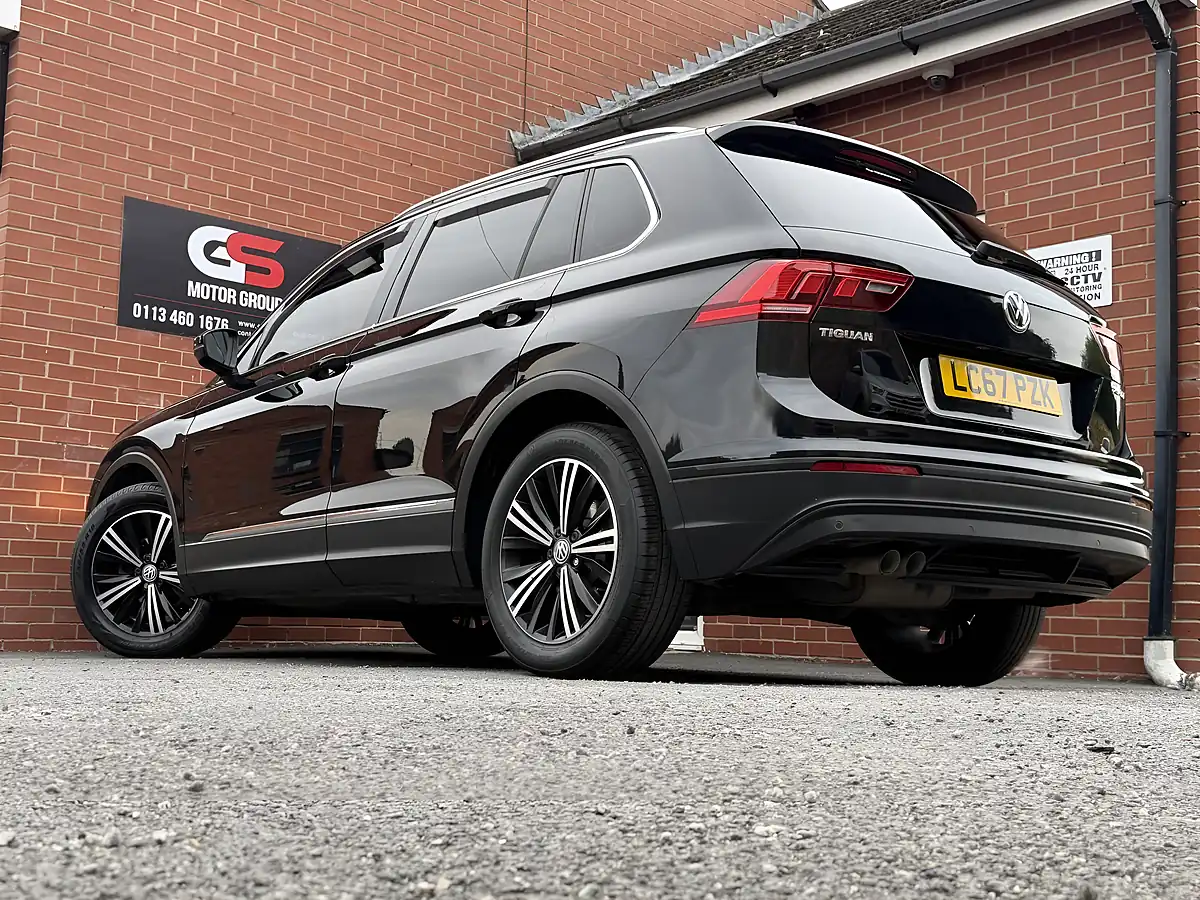 Used 2017 Volkswagen Tiguan Se Black - Interior and Exterior details 8