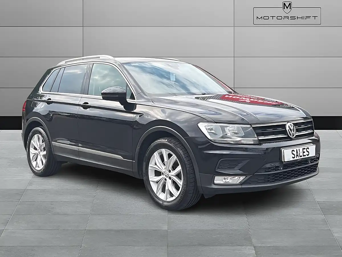Used 2017 Volkswagen Tiguan Se Black - Front View