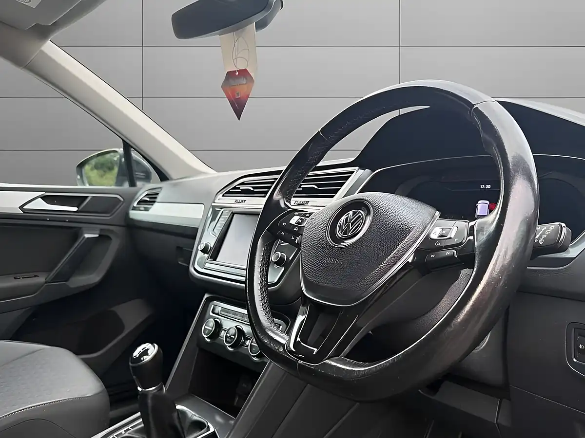 Used 2017 Volkswagen Tiguan Se Black - Interior and Exterior details 11