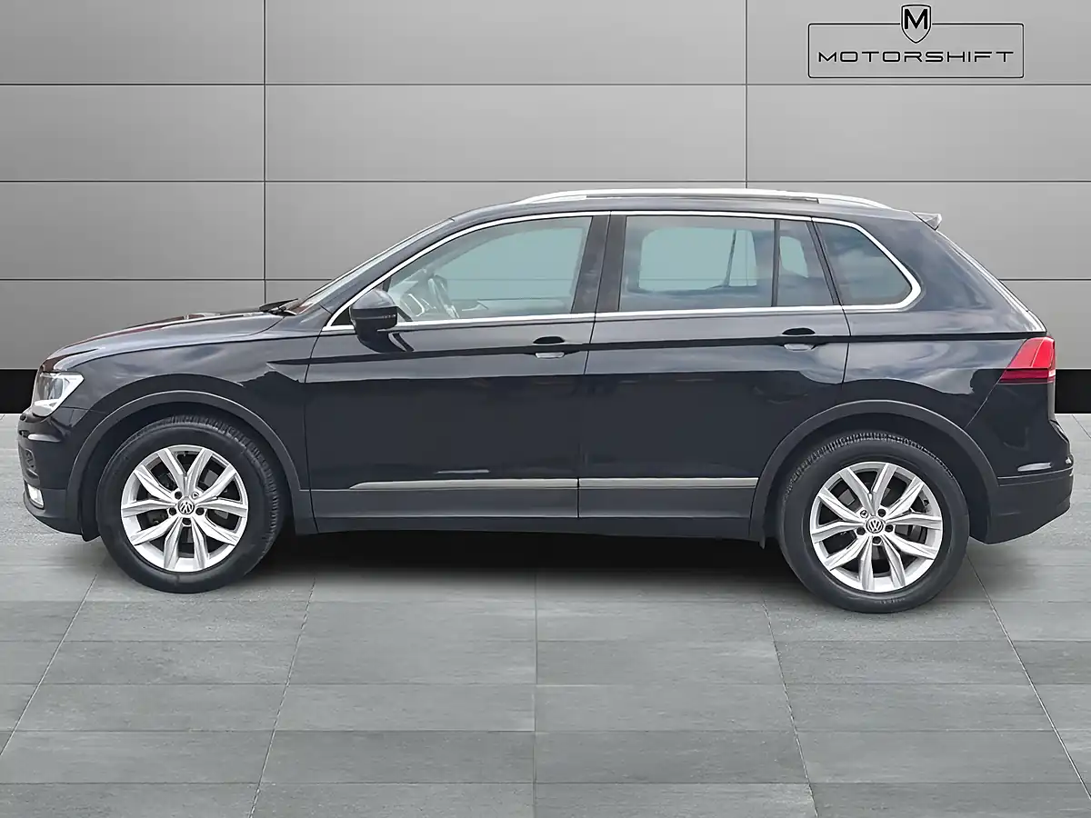 Used 2017 Volkswagen Tiguan Se Black - Interior and Exterior details 6
