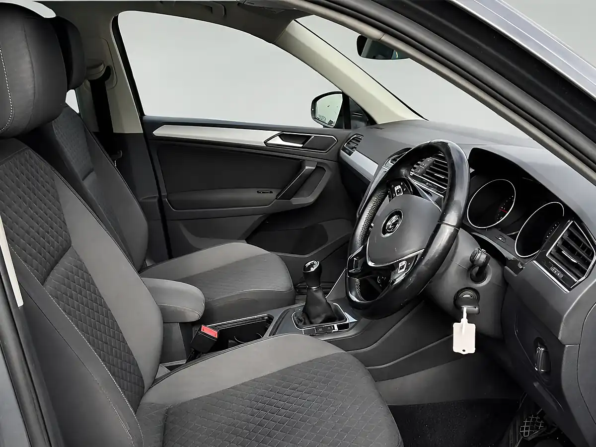 Used 2017 Volkswagen Tiguan Se Edition Grey - Interior and Exterior details 2