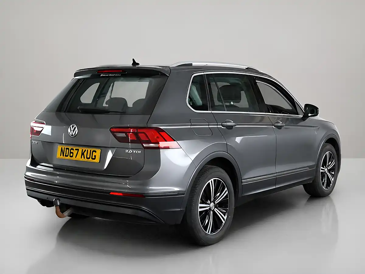 Used 2017 Volkswagen Tiguan Se Edition Grey - Interior and Exterior details 5
