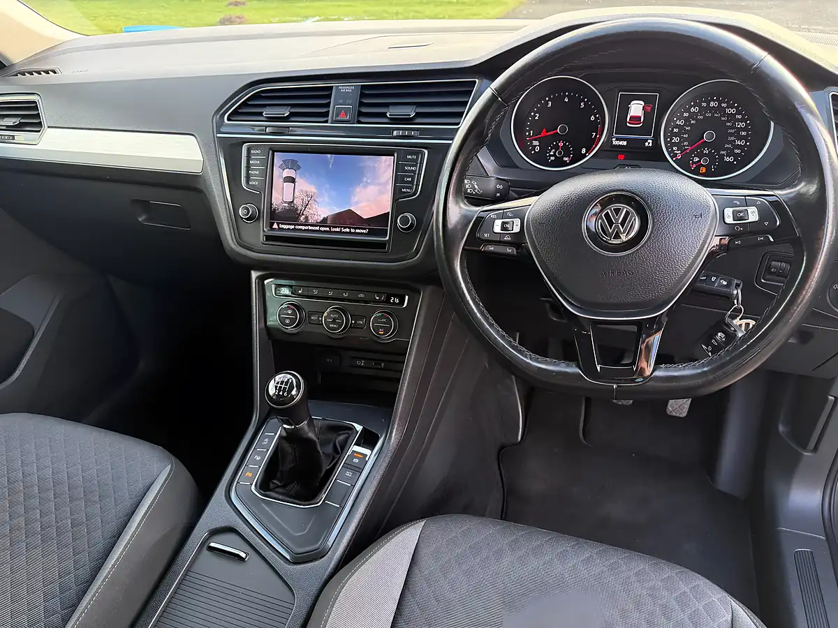 Used 2017 Volkswagen Tiguan Se Grey - Interior and Exterior details 10