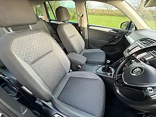 Used 2017 Volkswagen Tiguan Se Grey - Interior and Exterior details 11