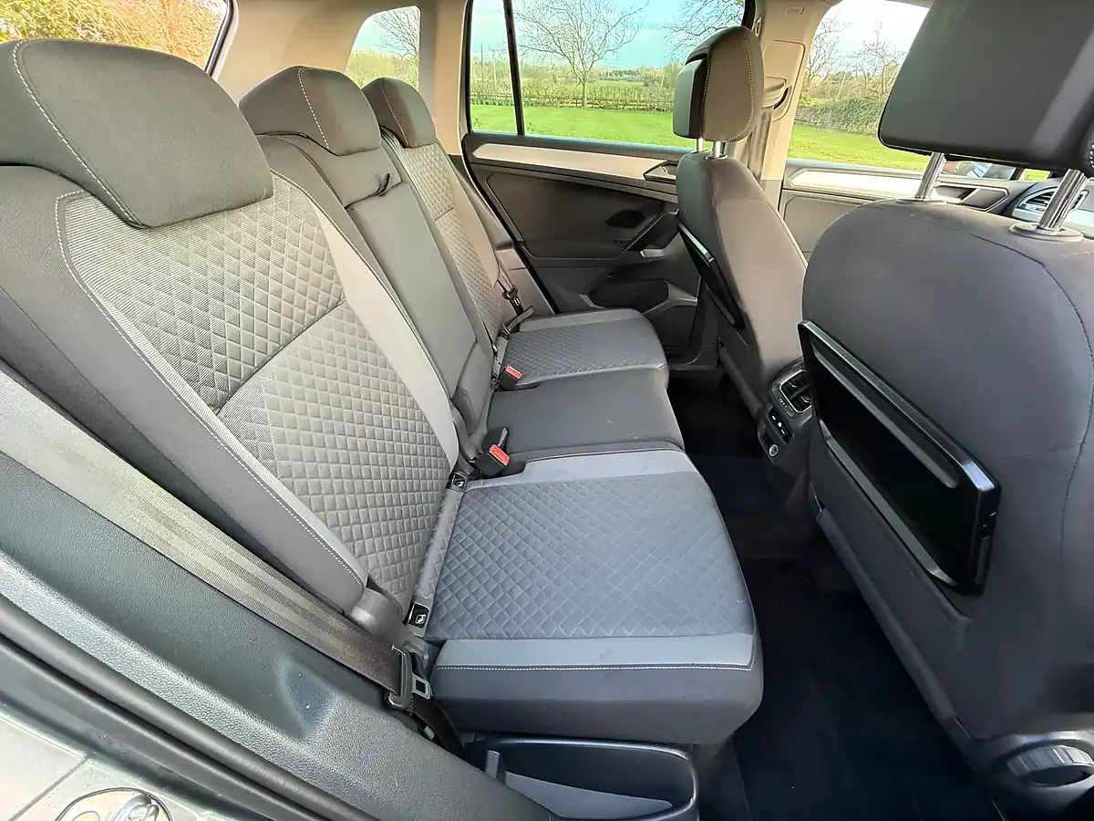 Used 2017 Volkswagen Tiguan Se Grey - Interior and Exterior details 12