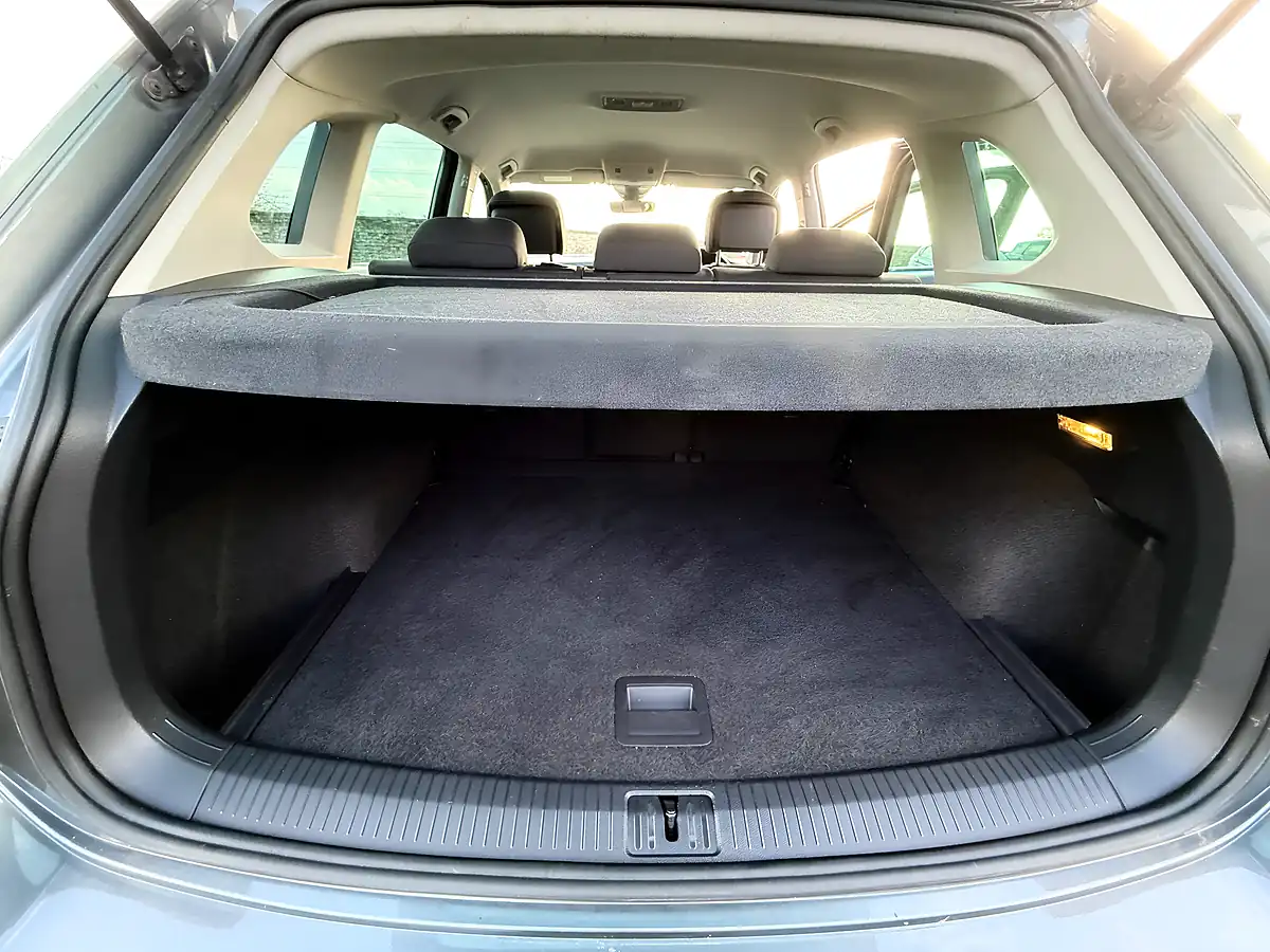 Used 2017 Volkswagen Tiguan Se Grey - Interior and Exterior details 13