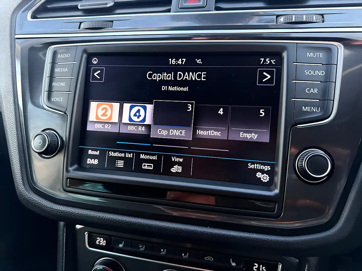Used 2017 Volkswagen Tiguan Se Grey - Interior and Exterior details 18