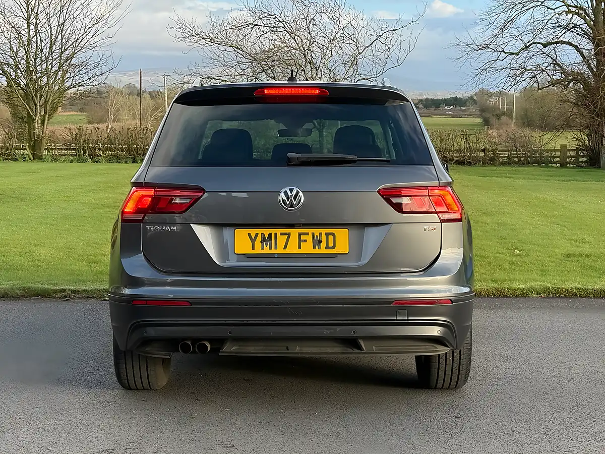 Used 2017 Volkswagen Tiguan Se Grey - Interior and Exterior details 6