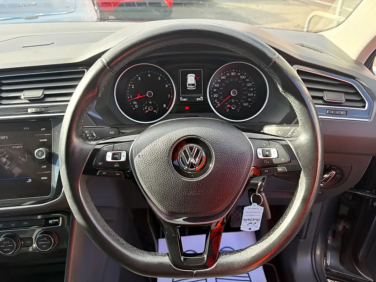 Used 2017 Volkswagen Tiguan Se Grey - Interior and Exterior details 13