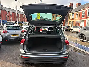 Used 2017 Volkswagen Tiguan Se Grey - Interior and Exterior details 9