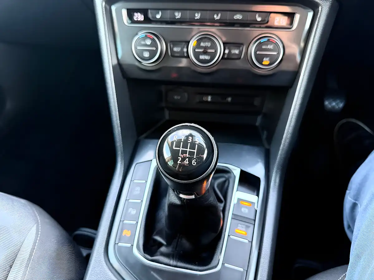 Used 2017 Volkswagen Tiguan Se Grey - Interior and Exterior details 17