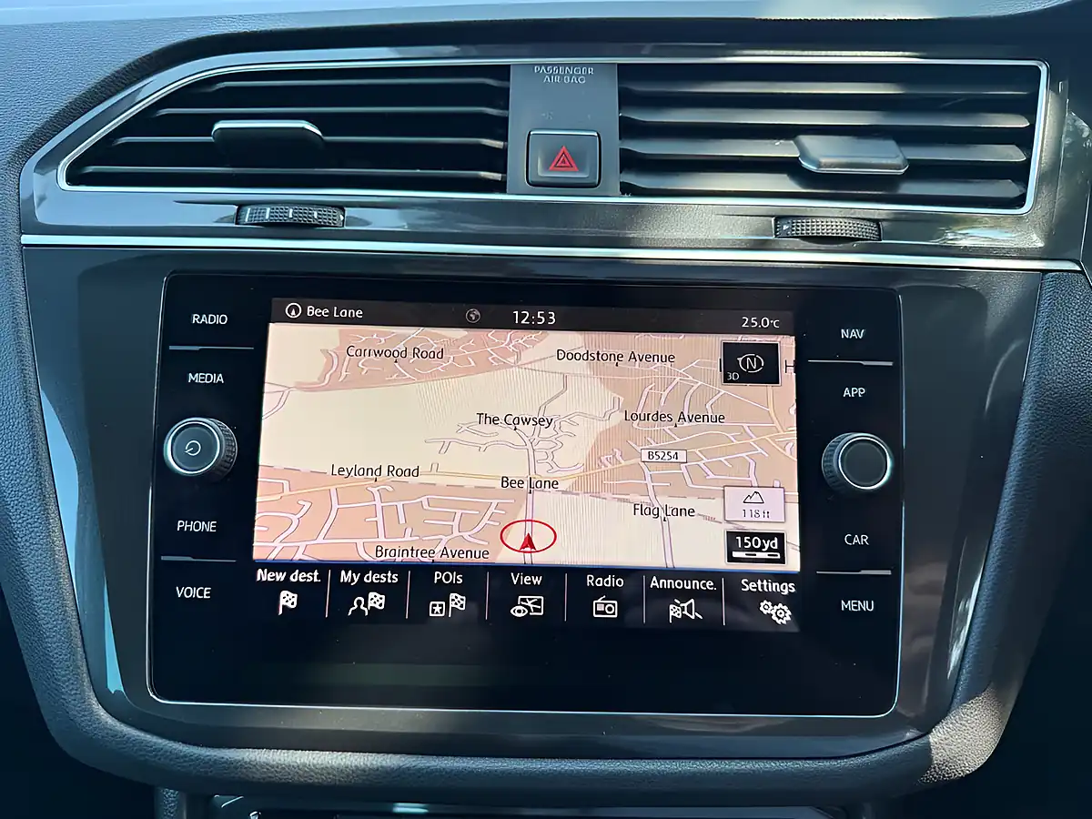 Used 2017 Volkswagen Tiguan Se Navigation Black - Interior and Exterior details 11