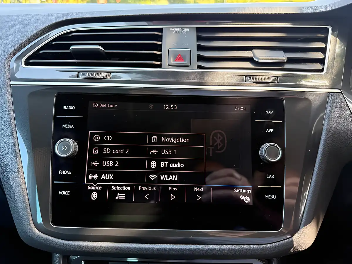 Used 2017 Volkswagen Tiguan Se Navigation Black - Interior and Exterior details 12