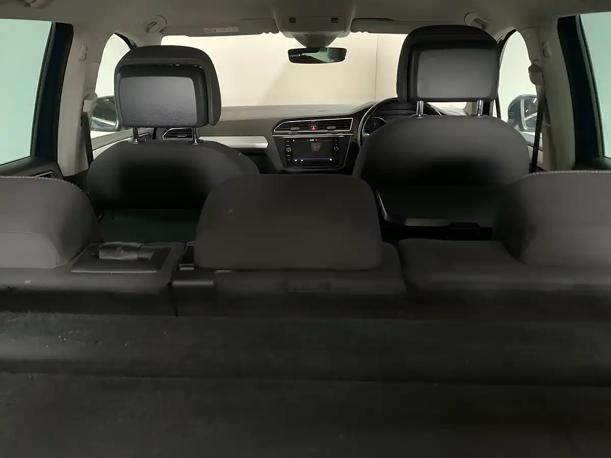Used 2017 Volkswagen Tiguan Se Navigation Blue - Interior and Exterior details 10