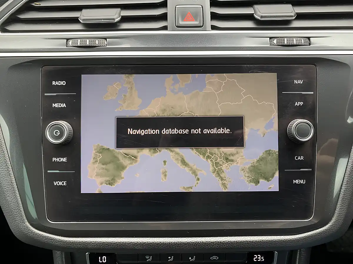 Used 2017 Volkswagen Tiguan Se Navigation Blue - Interior and Exterior details 11