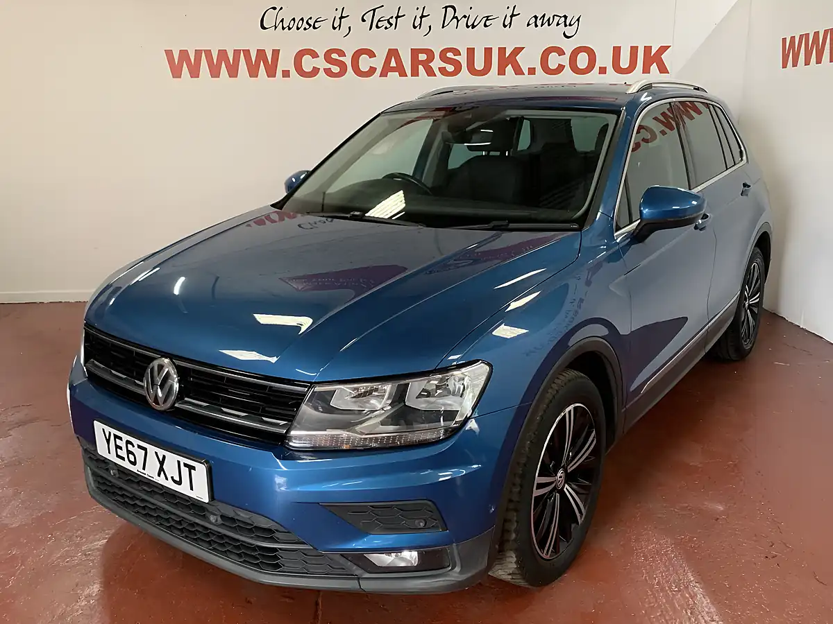 Used 2017 Volkswagen Tiguan Se Navigation Blue - Interior and Exterior details 4