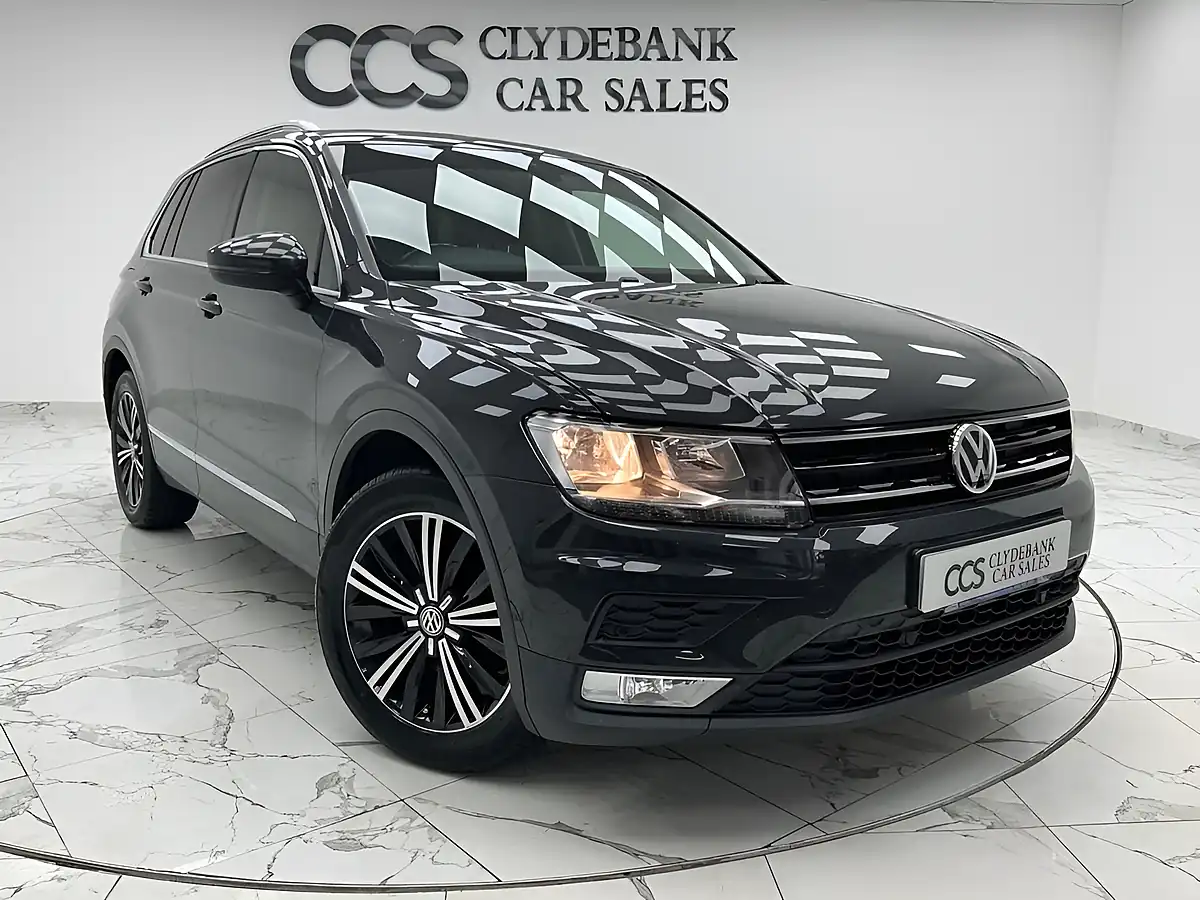 Used 2017 Volkswagen Tiguan Se Navigation Grey - Front View