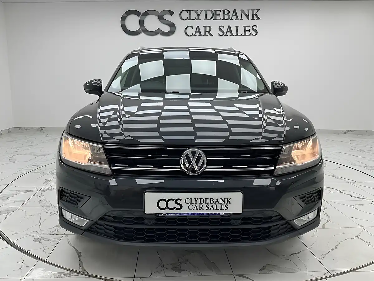 Used 2017 Volkswagen Tiguan Se Navigation Grey - Interior and Exterior details 12