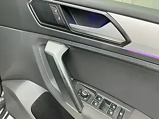 Used 2017 Volkswagen Tiguan Se Navigation Grey - Interior and Exterior details 13