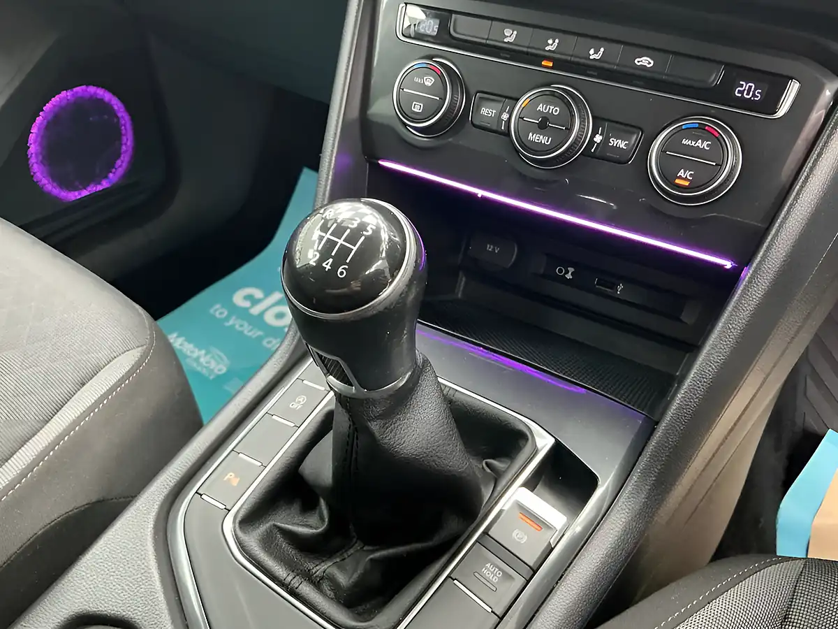Used 2017 Volkswagen Tiguan Se Navigation Grey - Interior and Exterior details 14