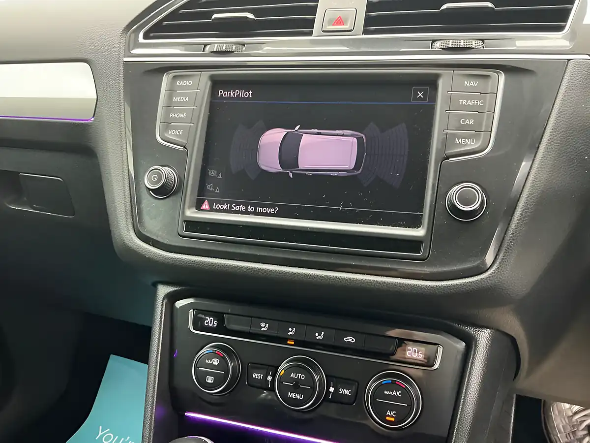 Used 2017 Volkswagen Tiguan Se Navigation Grey - Interior and Exterior details 16