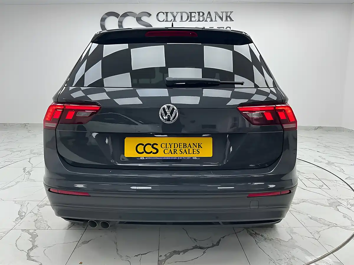 Used 2017 Volkswagen Tiguan Se Navigation Grey - Interior and Exterior details 6