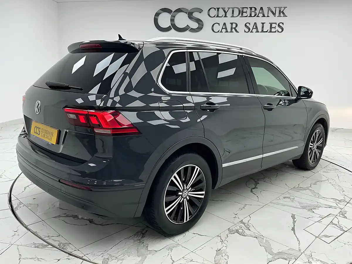 Used 2017 Volkswagen Tiguan Se Navigation Grey - Interior and Exterior details 7