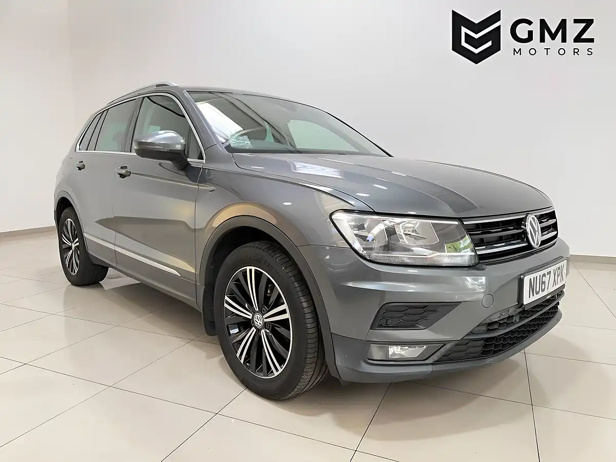 Used 2017 Volkswagen Tiguan Se Navigation Grey - Front View