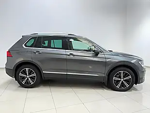 Used 2017 Volkswagen Tiguan Se Navigation Grey - Interior and Exterior details 12