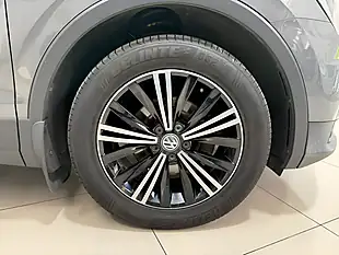 Used 2017 Volkswagen Tiguan Se Navigation Grey - Interior and Exterior details 13